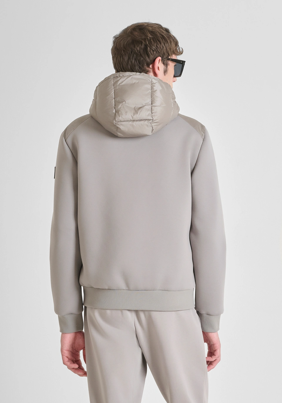 Chaqueta Antony Morato slim fit relleno eco y mangas de punto gris - Imagen 3