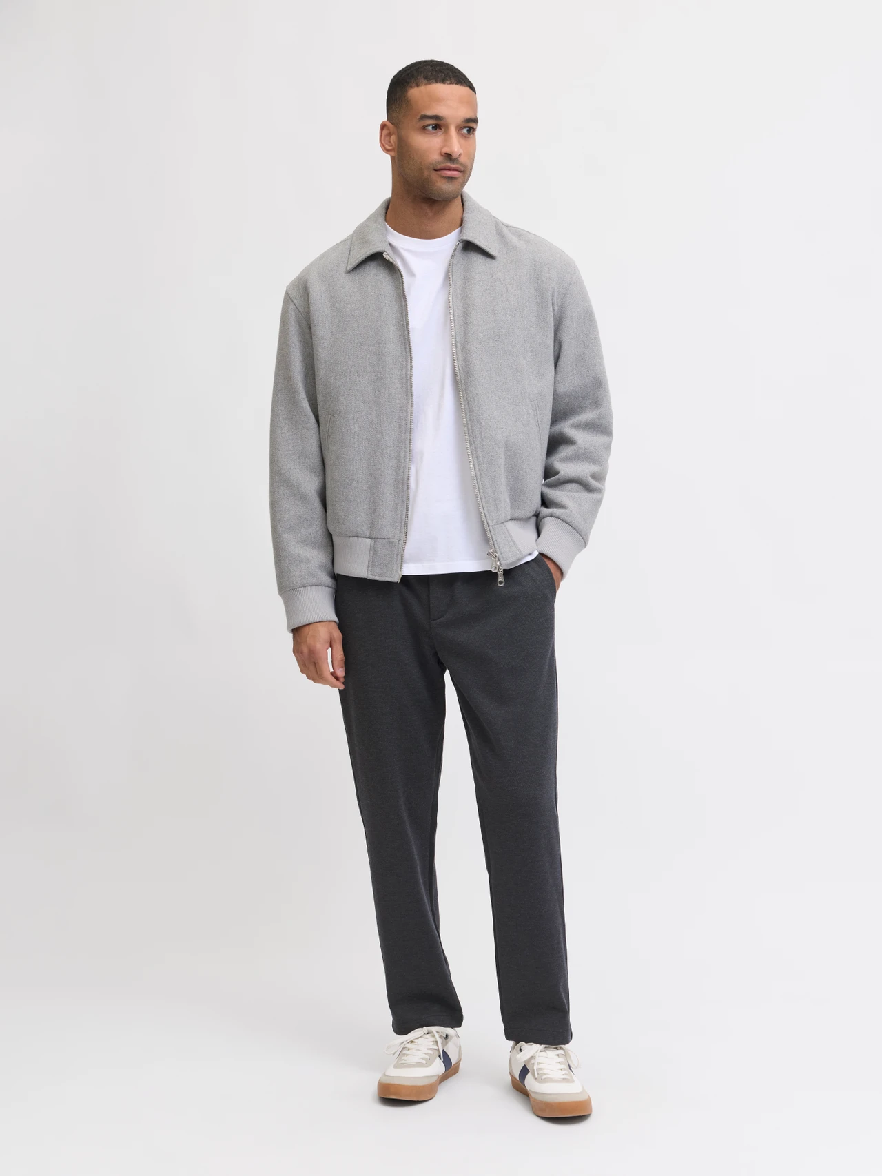 Pantalones J&J Jogger tapered fit Marino