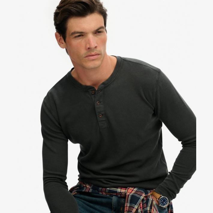 Camiseta Superdry de manga larga cuello con botones Col. Negro lavado - Imagen 3