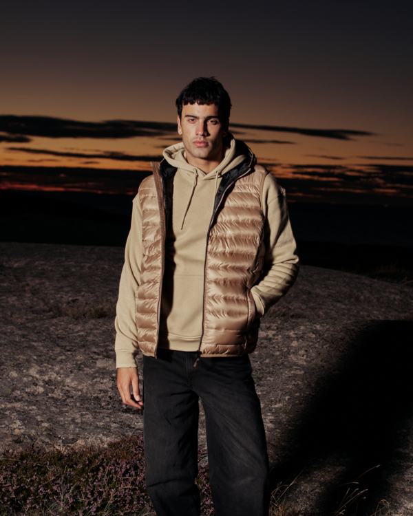 Chaleco Blend acolchado con gorro Col. Gold