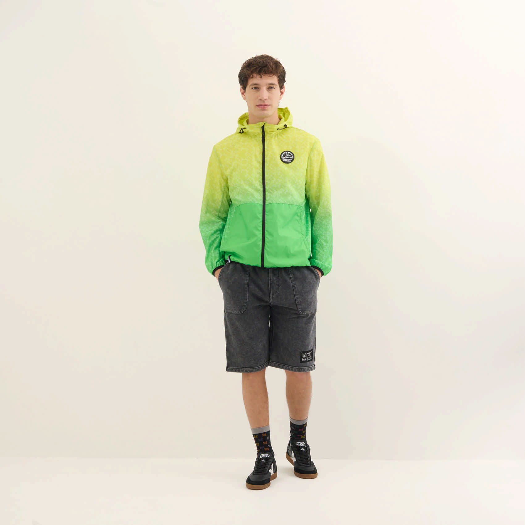 Cortavientos Munich Streetwear Windbraker Monogram