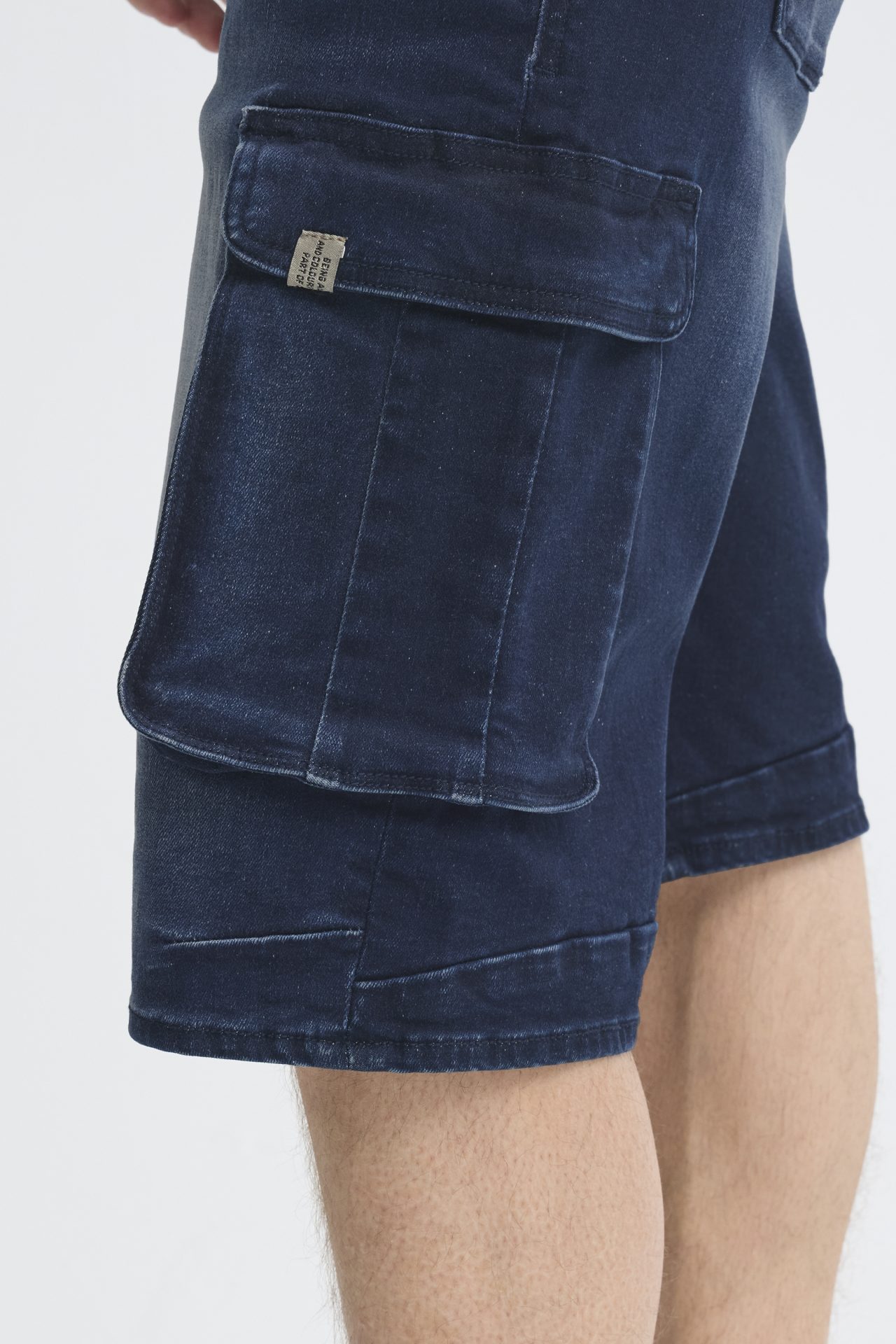 Pantalón corto Blend con bolsillos cargo Medium Blue - Imagen 3